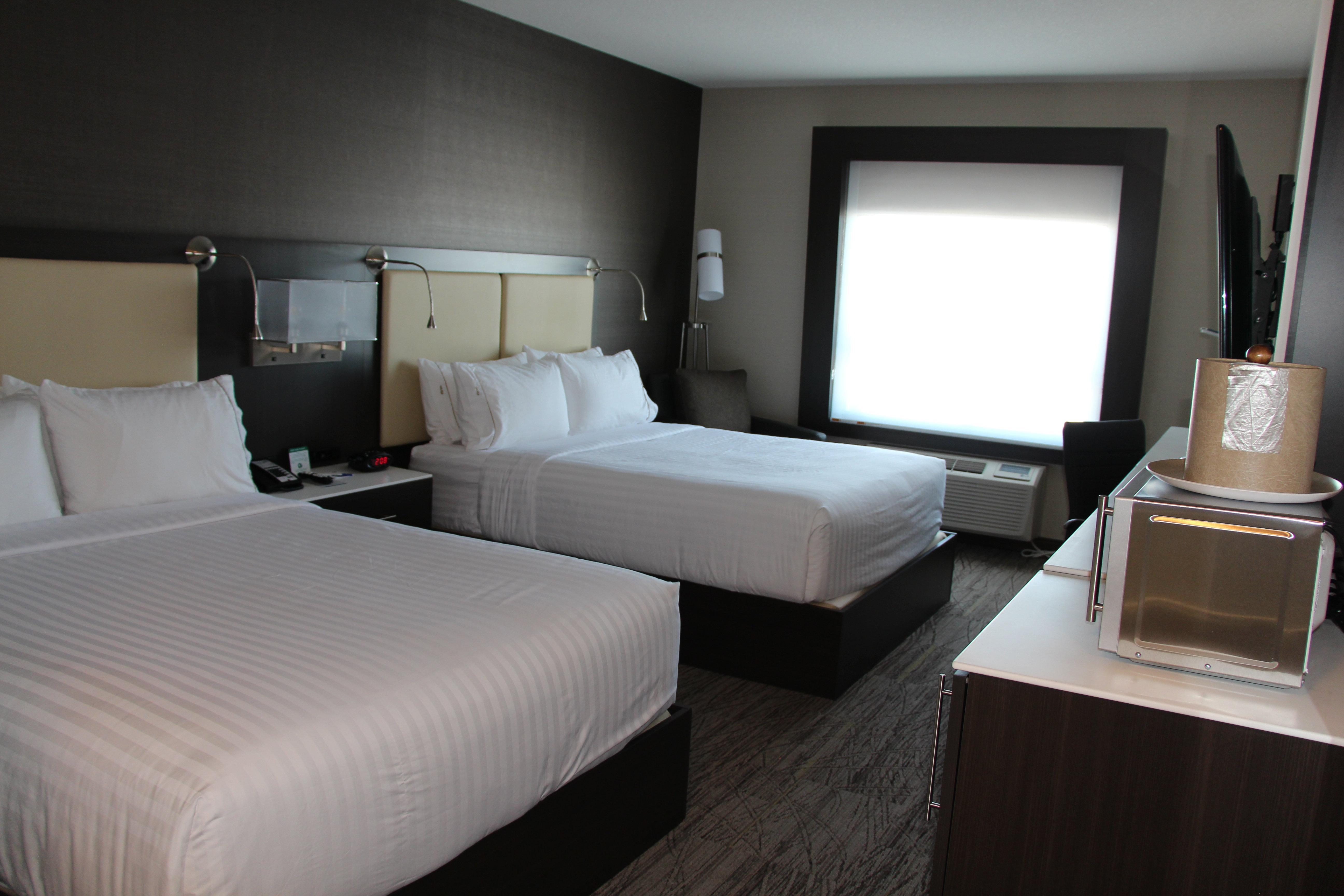 Holiday Inn Express & Suites Cold Lake By Ihg Exterior foto