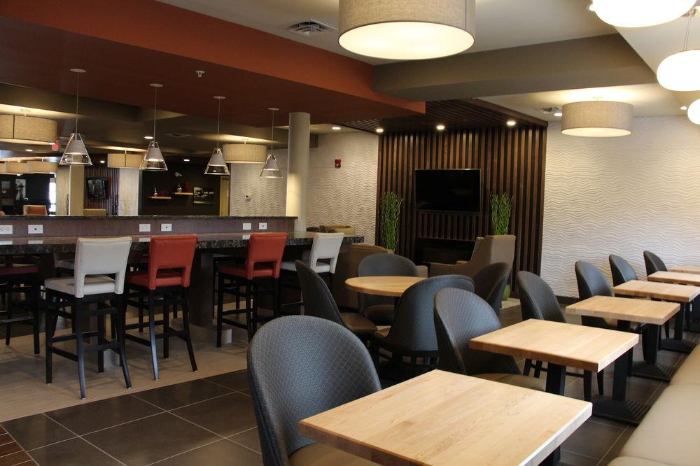 Holiday Inn Express & Suites Cold Lake By Ihg Exterior foto
