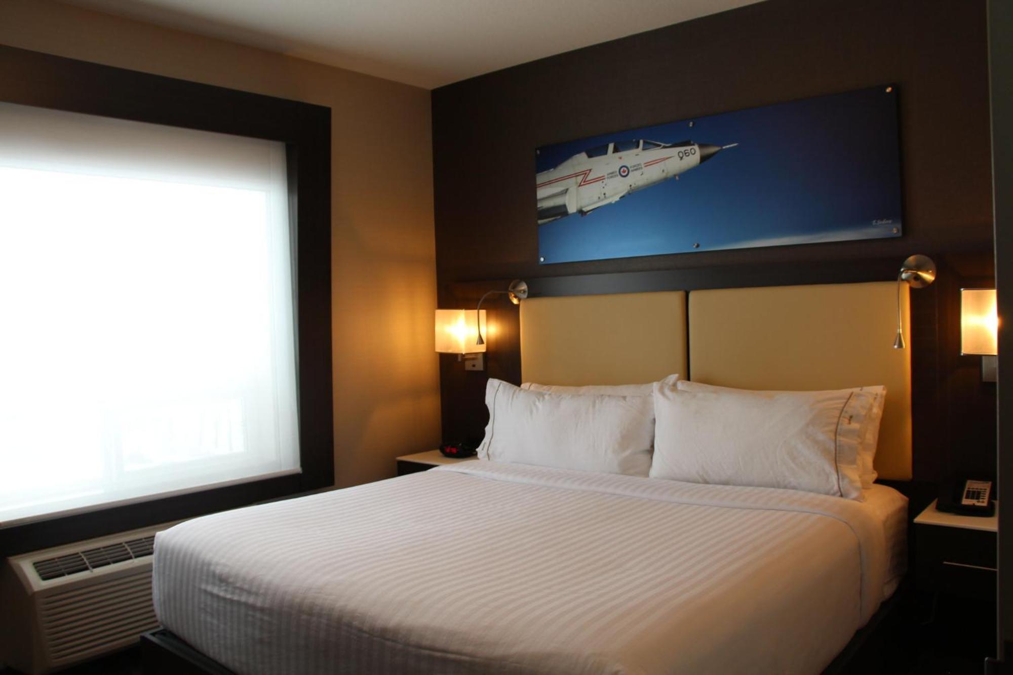 Holiday Inn Express & Suites Cold Lake By Ihg Exterior foto